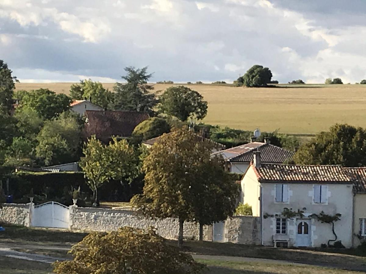 La Maison De Josephine Montignac-Charente Exterior photo